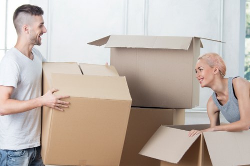 Commercial moving truck support for businesses in Kennington